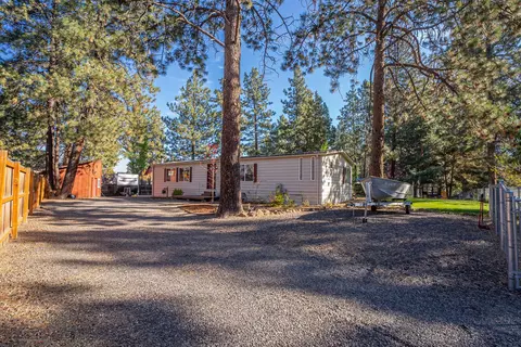 61099 Chuckanut Dr, Bend, OR 97702