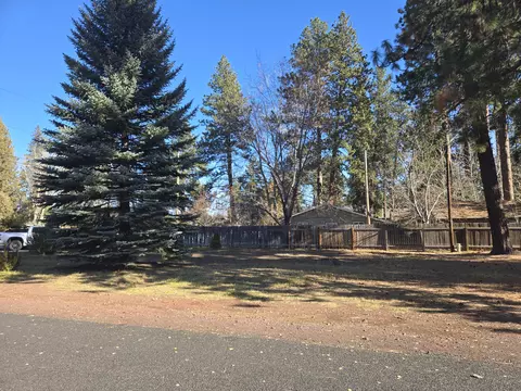 285 W Washington Ave, Sisters, OR 97759