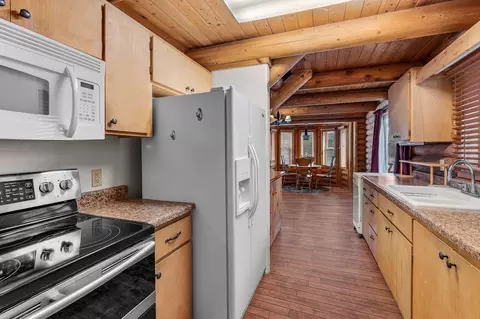Kitchen - 16669 Willow Ln, La Pine, OR 97739 photo 1 of 2