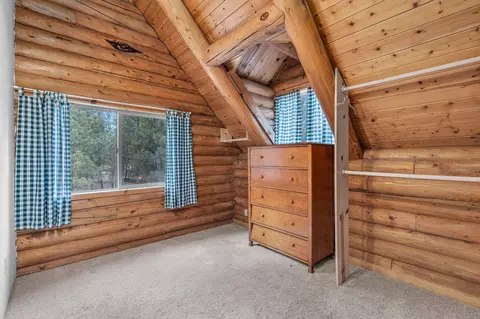Bedroom - 16669 Willow Ln, La Pine, OR 97739 photo 5 of 5