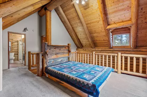 Bedroom - 16669 Willow Ln, La Pine, OR 97739 photo 3 of 5