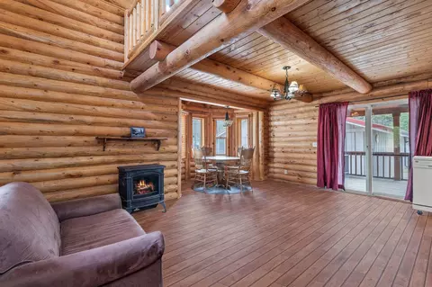 Living - 16669 Willow Ln, La Pine, OR 97739 photo 1 of 2
