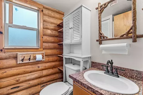 Bath - 16669 Willow Ln, La Pine, OR 97739 photo 1 of 2