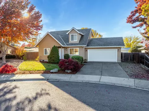 1440 Abby Ln, Grants Pass, OR 97527