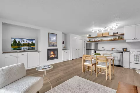 1565 NW Wall St #317 - 318, Bend, OR 97703