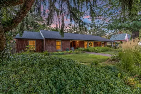 33 Valley View Dr, Medford, OR 97504