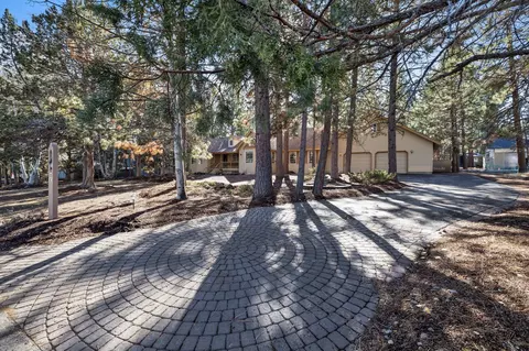 1817 NW Duniway Ct, Bend, OR 97703