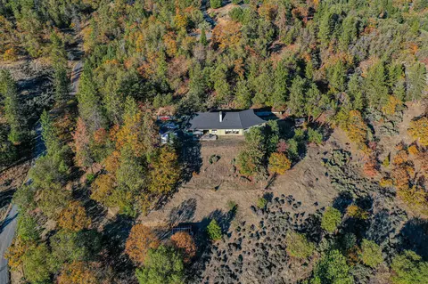 4444 W Griffin Creek Rd, Medford, OR 97501