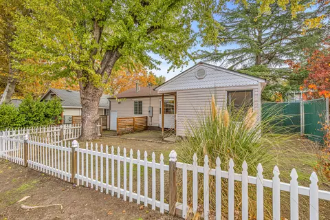 354 Garfield St, Ashland, OR 97520