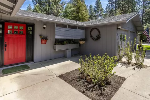 20422 Bullblock Rd, Bend, OR 97702