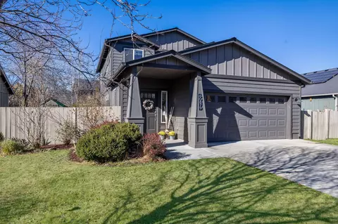 60879 Garrison Dr, Bend, OR 97702 photo 2