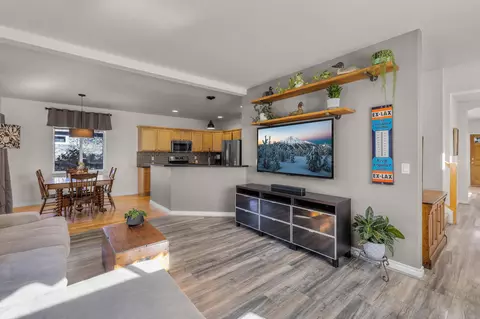 60879 Garrison Dr, Bend, OR 97702 photo 4
