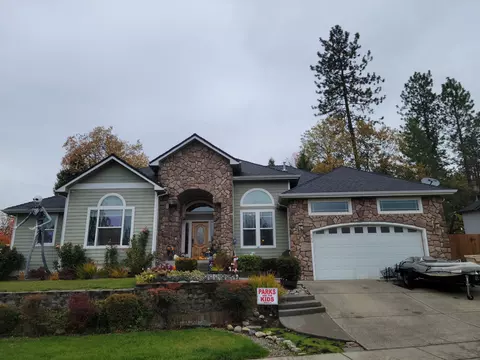 102 NW Native Run Loop, Grants Pass, OR 97526 photo 1