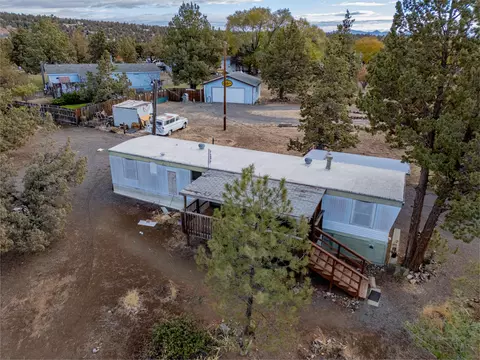 Undisclosed, Bend, OR 97703 photo 3