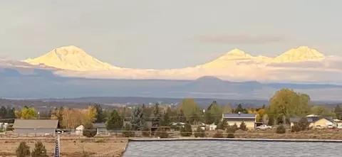Undisclosed, Bend, OR 97703 photo 8