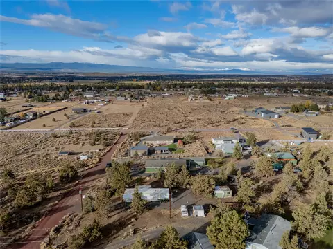 Undisclosed, Bend, OR 97703 photo 4