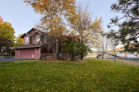 5910 Valley View Ln, Klamath Falls, OR 97601