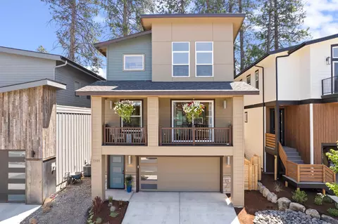 1305 SW Boardwalk Ln, Bend, OR 97702