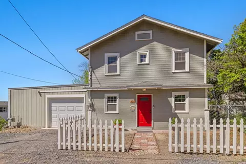 320 Newcastle Ave, Klamath Falls, OR 97601
