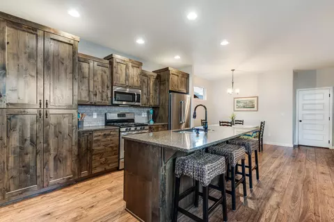20471 Del Coco Ct, Bend, OR 97702 photo 9