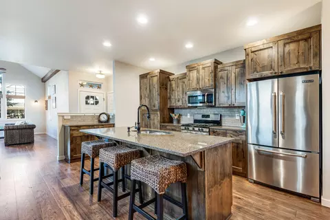 20471 Del Coco Ct, Bend, OR 97702 photo 11