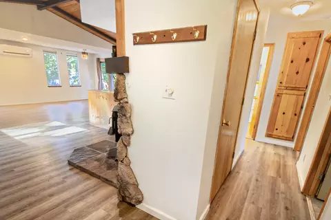 280 Madrona Dr, Cave Junction, OR 97523 photo 2