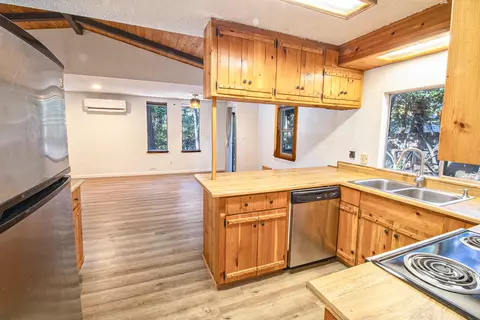 280 Madrona Dr, Cave Junction, OR 97523 photo 10