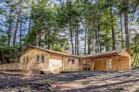 280 Madrona Dr, Cave Junction, OR 97523