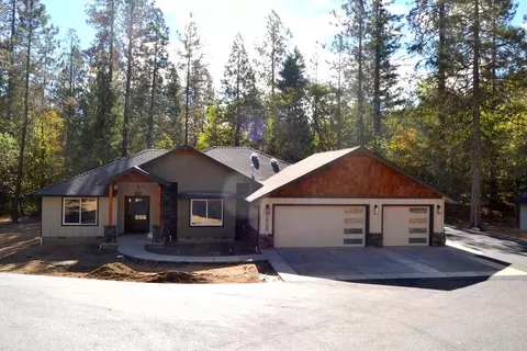 2989 Sylvan Dr, Grants Pass, OR 97527
