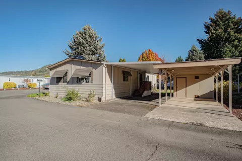 315 W Evans Creek Rd UNIT 28, Rogue River, OR 97537