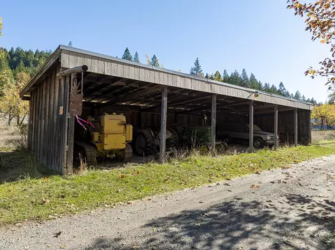 Exterior - 1263 Waldo Rd, O'brien, OR 97534 photo 17 of 26
