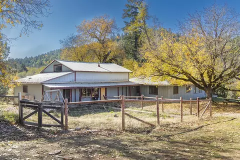 Exterior - 1263 Waldo Rd, O'brien, OR 97534 photo 5 of 26