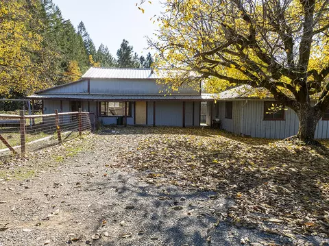 Exterior - 1263 Waldo Rd, O'brien, OR 97534 photo 9 of 26