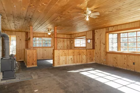 Living - 1263 Waldo Rd, O'brien, OR 97534 photo 8 of 13