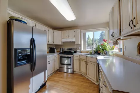 16038 Sunset Ln, La Pine, OR 97739 photo 5