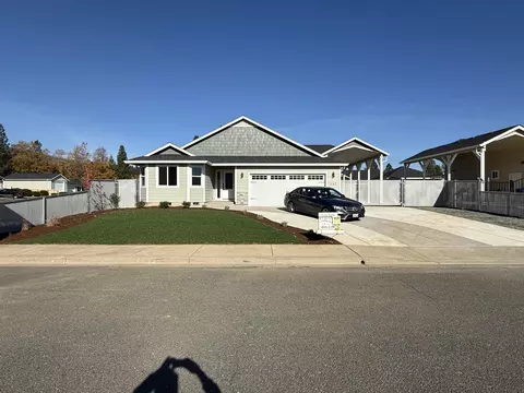 147 Cabernet Cir, Cave Junction, OR 97523