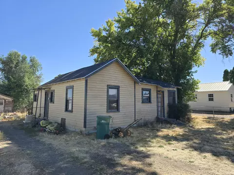 424 N Garfield St, Merrill, OR 97633