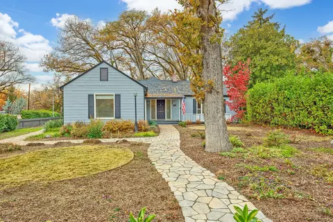 40 Glen Oak Ct, Medford, OR 97504