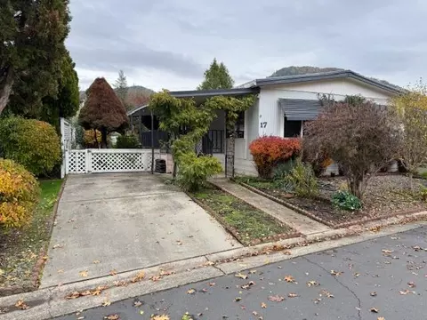 515 E Main St E #17, Rogue River, OR 97537 photo 3