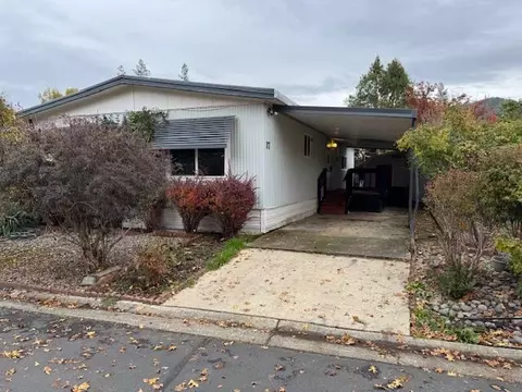 515 E Main St E #17, Rogue River, OR 97537 photo 2