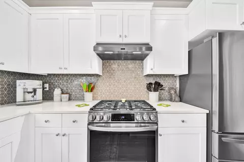 Kitchen - 61574 SE Depot Loop, Bend, OR 97702 photo 4 of 6