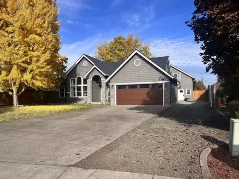 148 Josephine Ct, Central Point, OR 97502