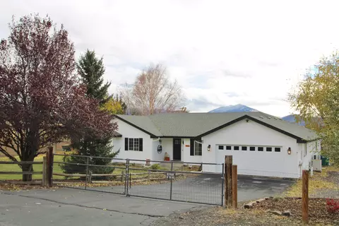 8722 Arant Rd, Klamath Falls, OR 97603