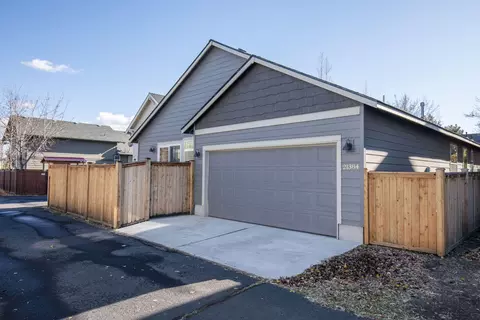 Exterior - 21384 Oakview Dr, Bend, OR 97701 photo 5 of 6