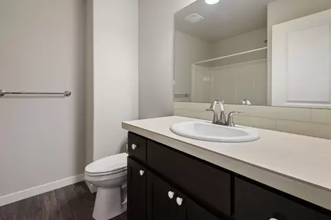 Bath - 21384 Oakview Dr, Bend, OR 97701 photo 2 of 4