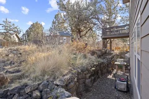 Exterior - 64731 Alcor Pl, Bend, OR 97703 photo 4 of 17