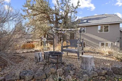 Exterior - 64731 Alcor Pl, Bend, OR 97703 photo 9 of 17