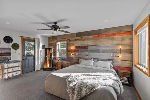 Bedroom - 64731 Alcor Pl, Bend, OR 97703 photo 4 of 5