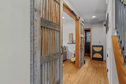 Entry Way - 64731 Alcor Pl, Bend, OR 97703 photo 4 of 5