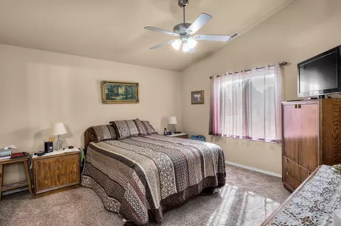 Bedroom - 51450 Lasso Ln, La Pine, OR 97739 photo 1 of 3